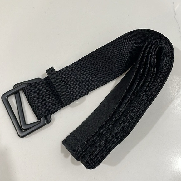 NWOT Peloton Adjustable Nylon Yoga Workout Strap - Picture 5 of 11